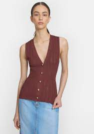 Viktoria and Woods Plaza Vest Garnet